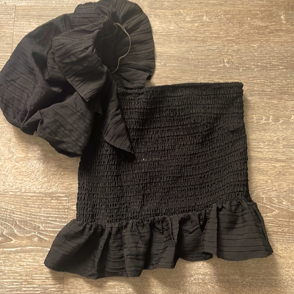 Black one shoulder do+ be top never worn
